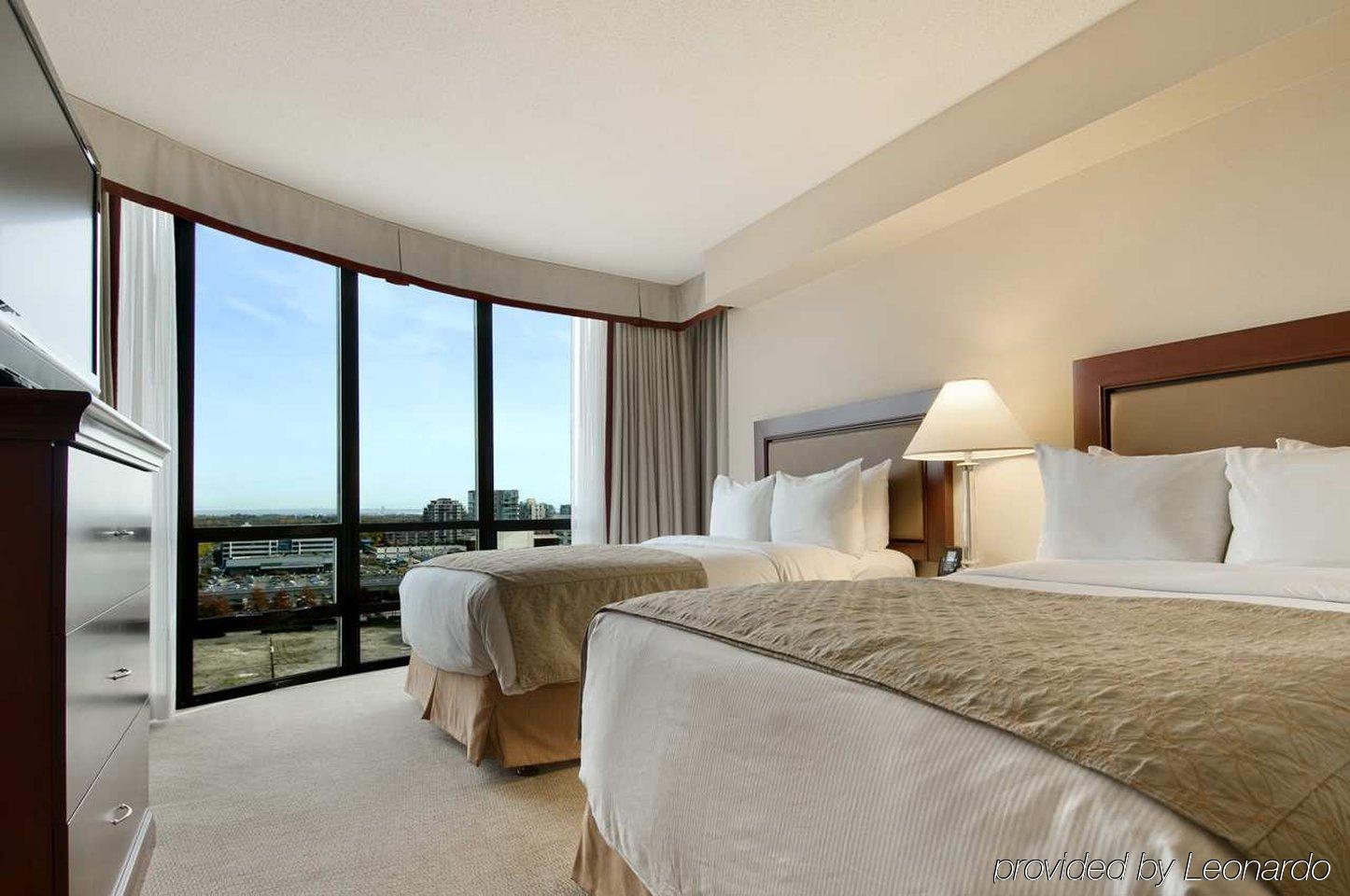 Hilton Vancouver Airport 4*