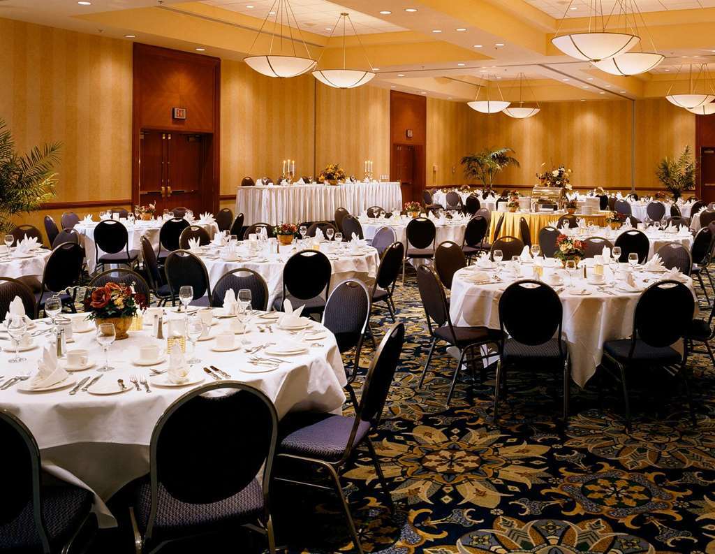 Hilton Vancouver Airport 4*