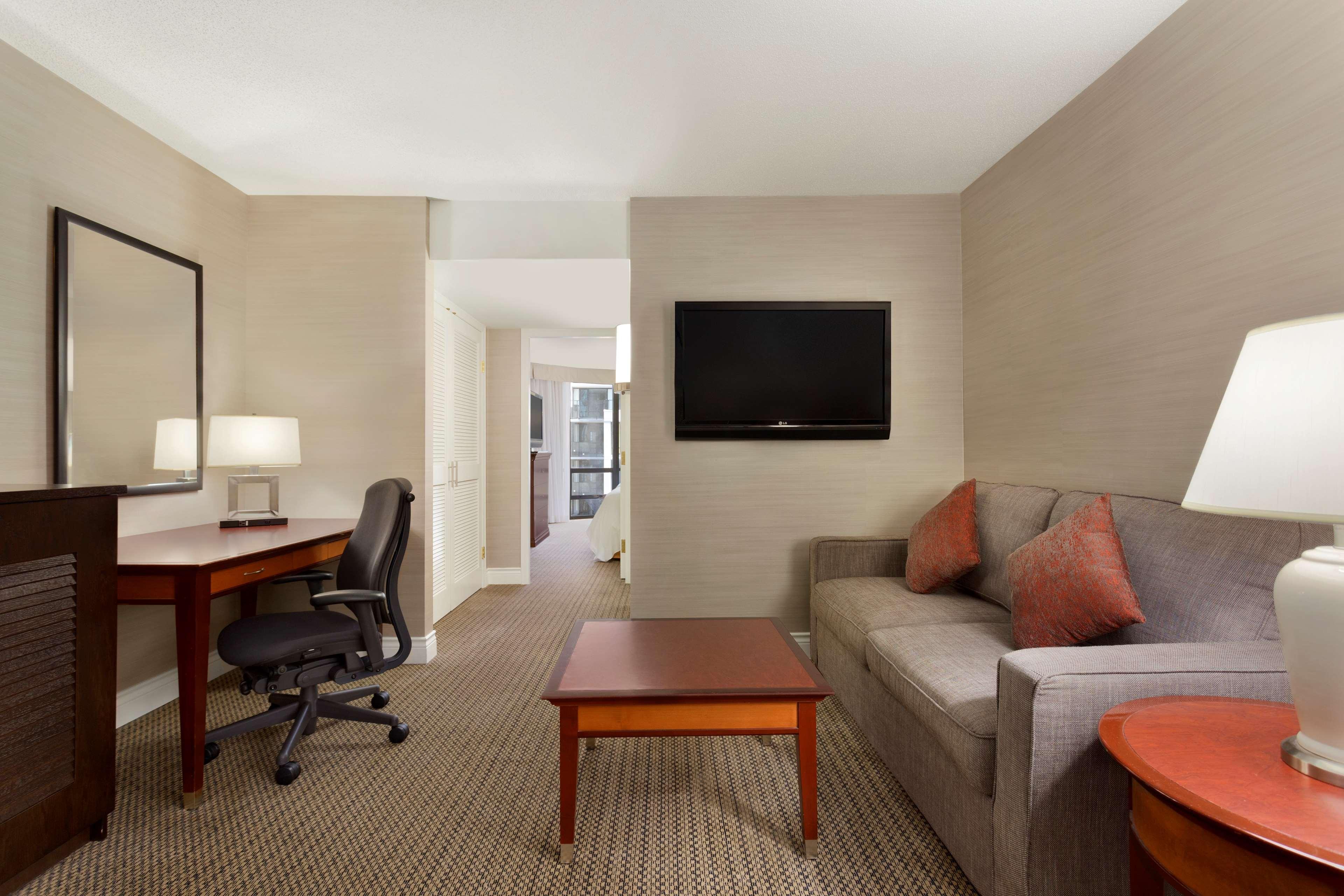 Hilton Vancouver Airport Hotel 4*