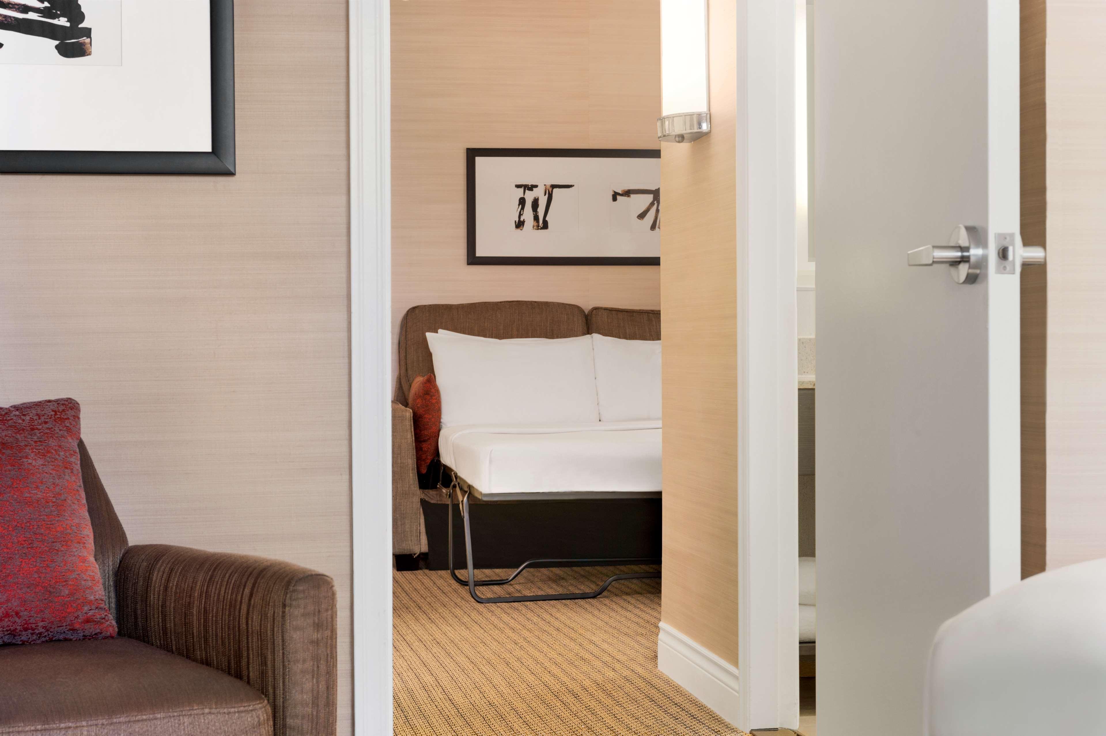 Hilton Vancouver Airport Hotel 4*