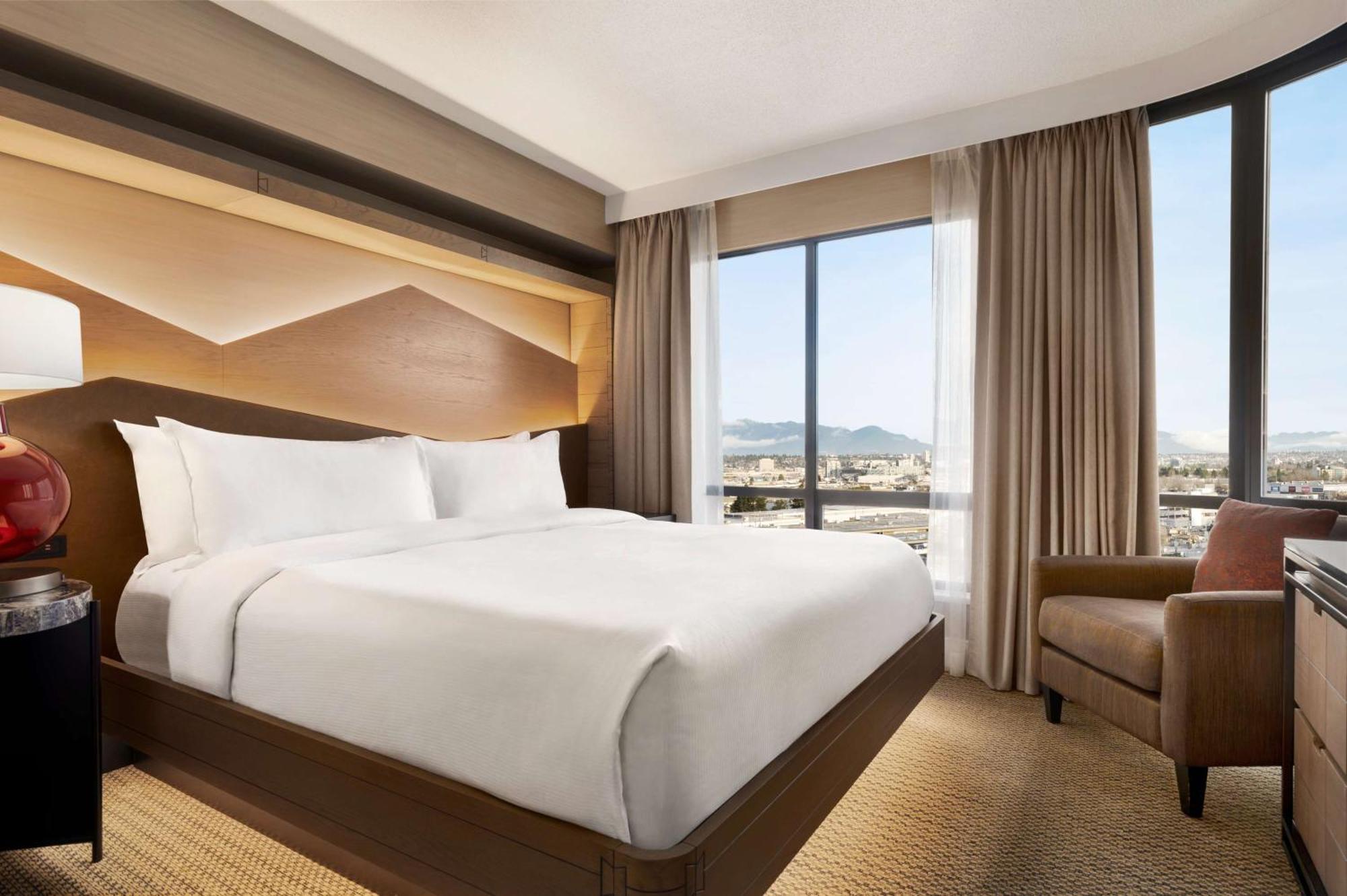 Hilton Vancouver Airport 4*